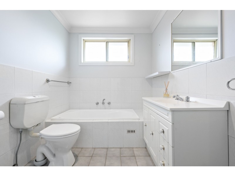 8b Baron Close, Kings Langley NSW 2147