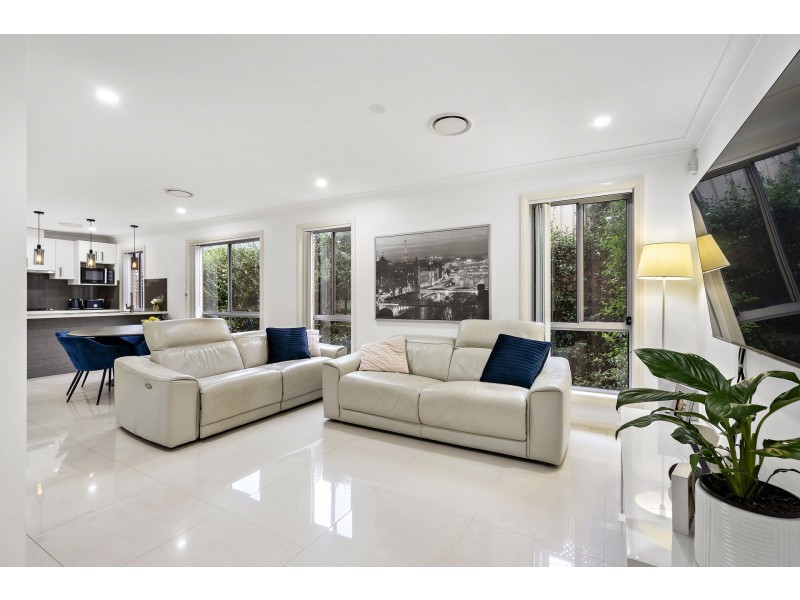 37 Desley Crescent, Prospect NSW 2148