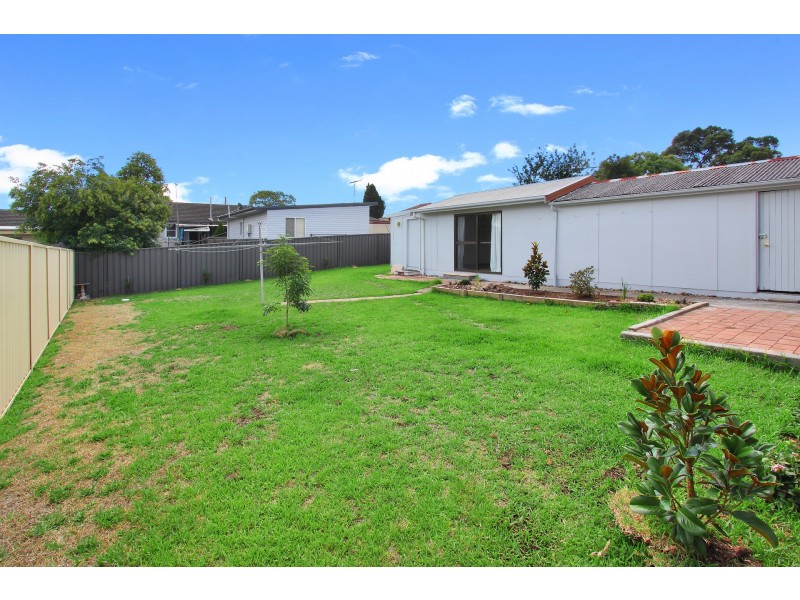 8 Adams Crescent, St Marys NSW 2760