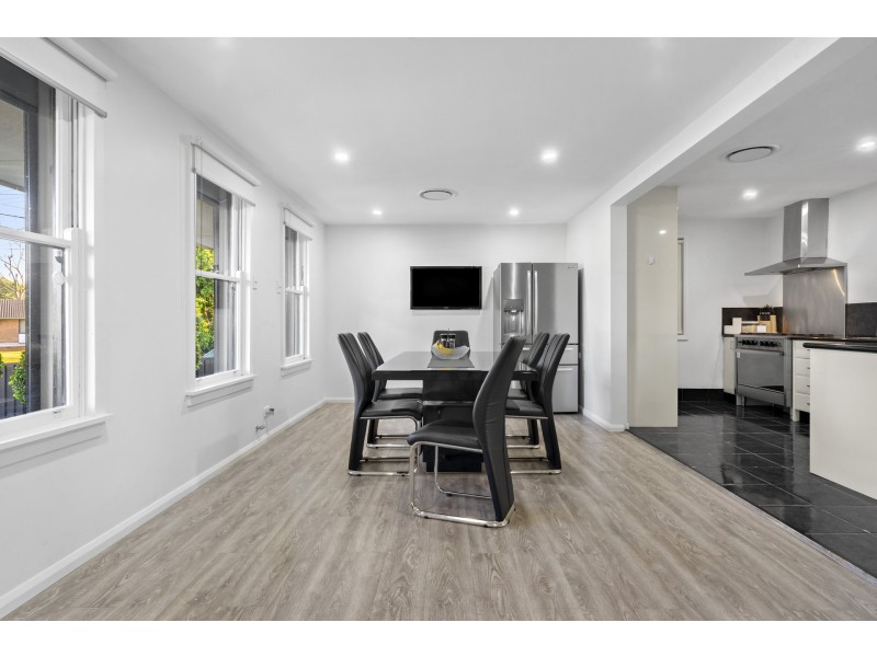 18 Mangariva Avenue, Lethbridge Park NSW 2770