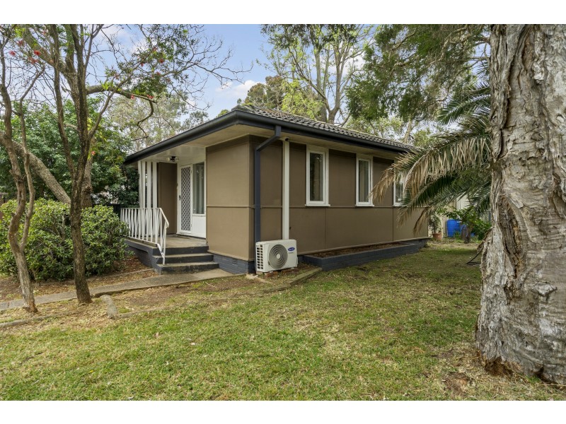 41 Lingayen Avenue, Lethbridge Park NSW 2770