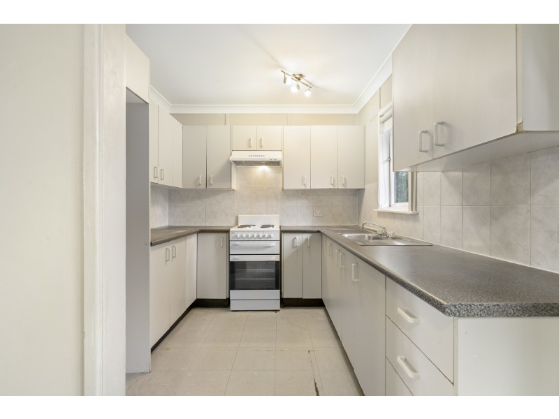 41 Lingayen Avenue, Lethbridge Park NSW 2770