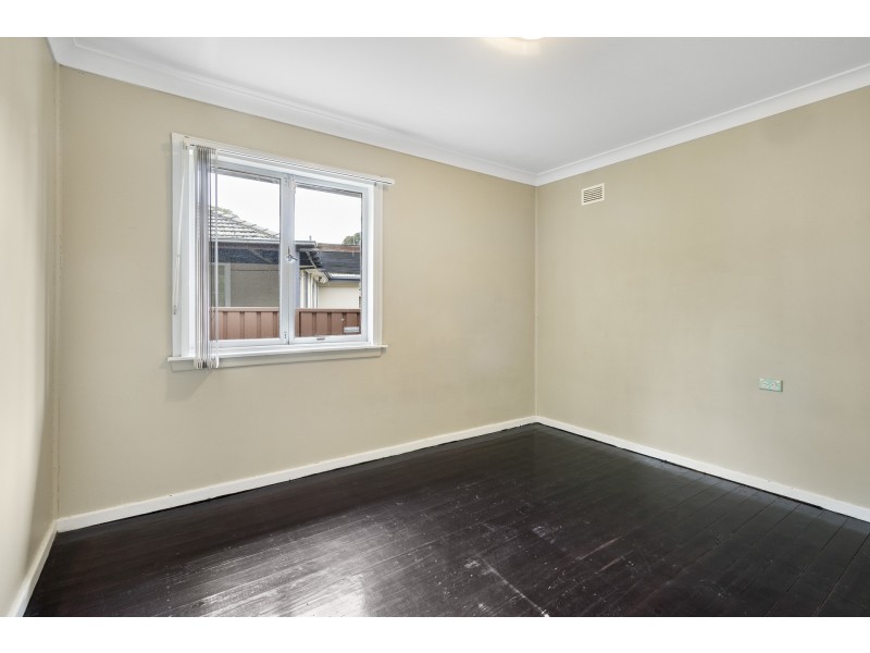 41 Lingayen Avenue, Lethbridge Park NSW 2770