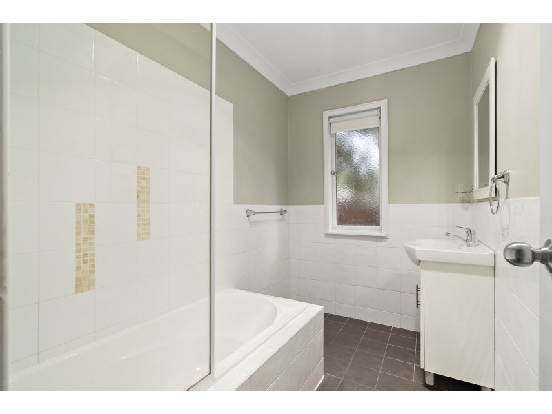 41 Lingayen Avenue, Lethbridge Park NSW 2770