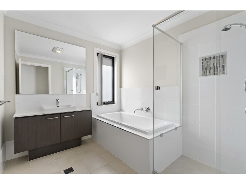 23 Saltbush Circuit, Ropes Crossing NSW 2760