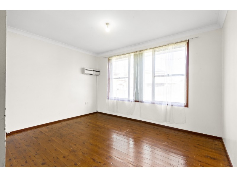 8 Flint Street, Kings Langley NSW 2147