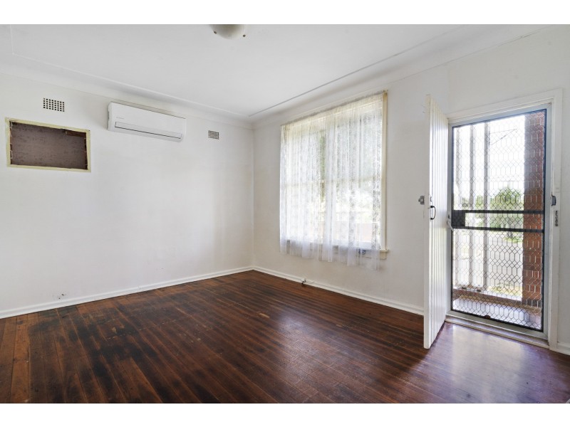 12 Holmes Street, Lalor Park NSW 2147