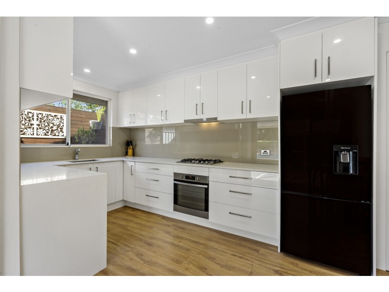 4 Chateau Crescent, St Clair NSW 2759