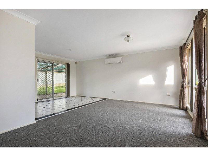 43 Hampton Crescent, Prospect NSW 2148