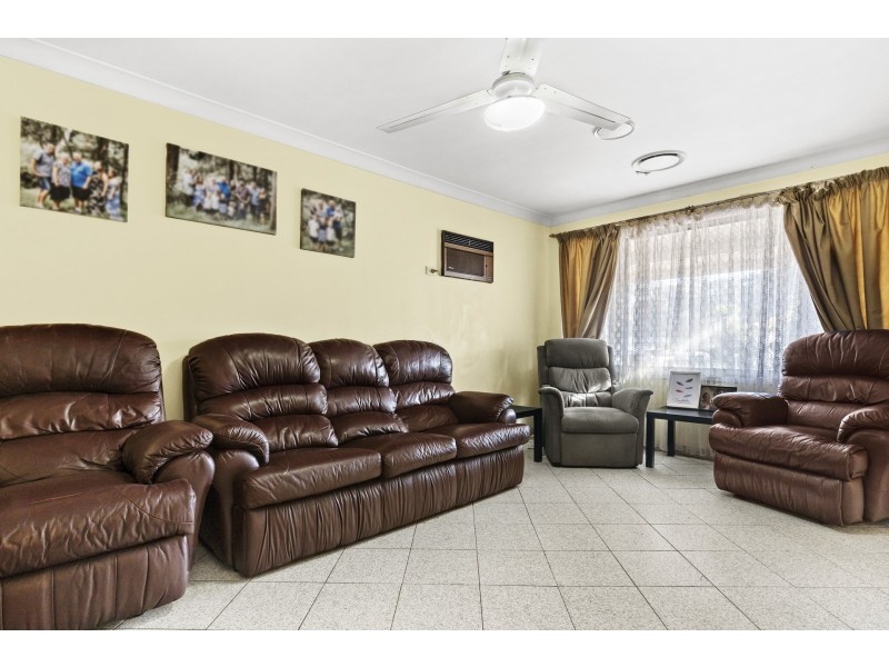 27 Elwood Crescent, Quakers Hill NSW 2763