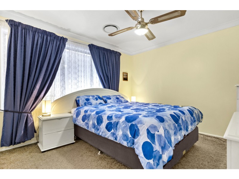 27 Elwood Crescent, Quakers Hill NSW 2763