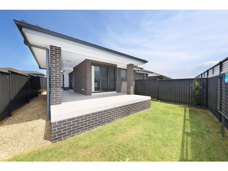 4a Eade Street, Oran Park NSW 2570