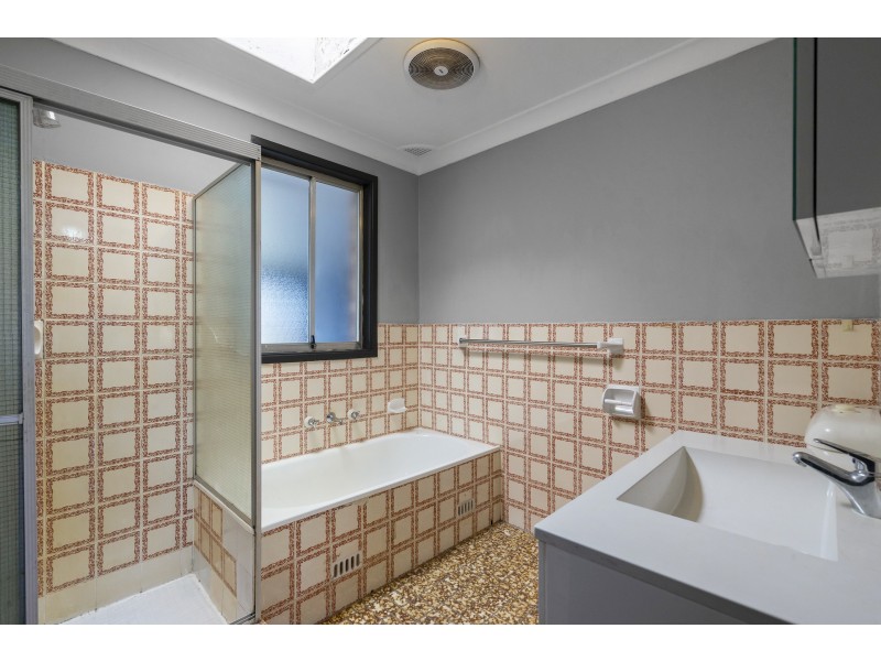 2 Roa Place, Blacktown NSW 2148