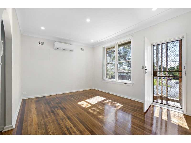 12 Holmes Street, Lalor Park NSW 2147