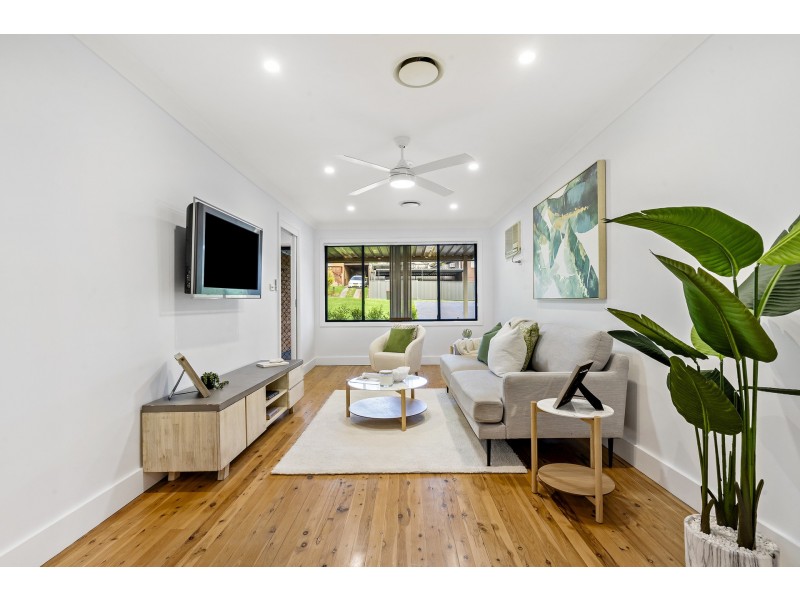 15 Desley Crescent, Prospect NSW 2148