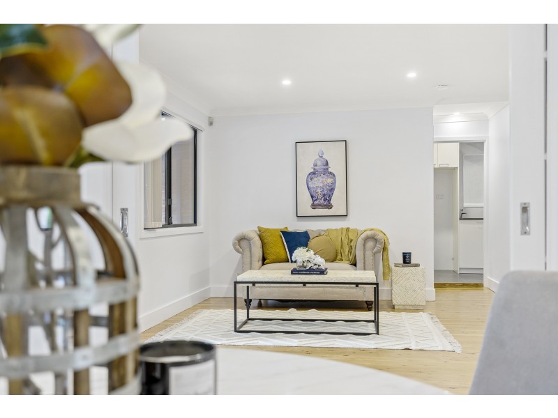 15 Desley Crescent, Prospect NSW 2148