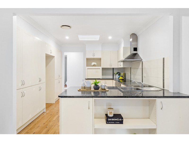 15 Desley Crescent, Prospect NSW 2148