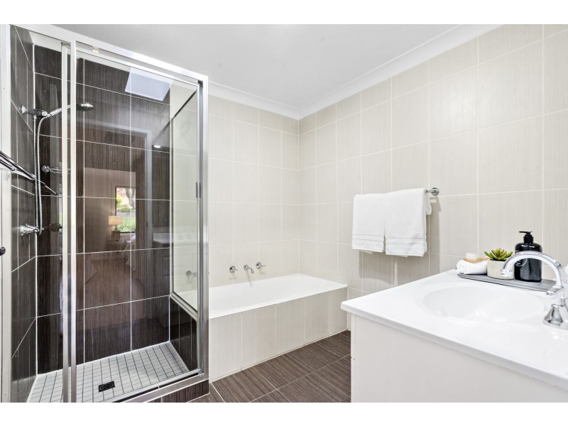 15 Desley Crescent, Prospect NSW 2148