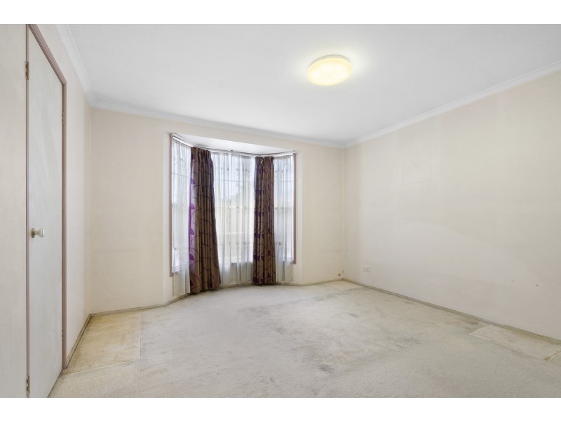 20 Oaktree Grove, Prospect NSW 2148