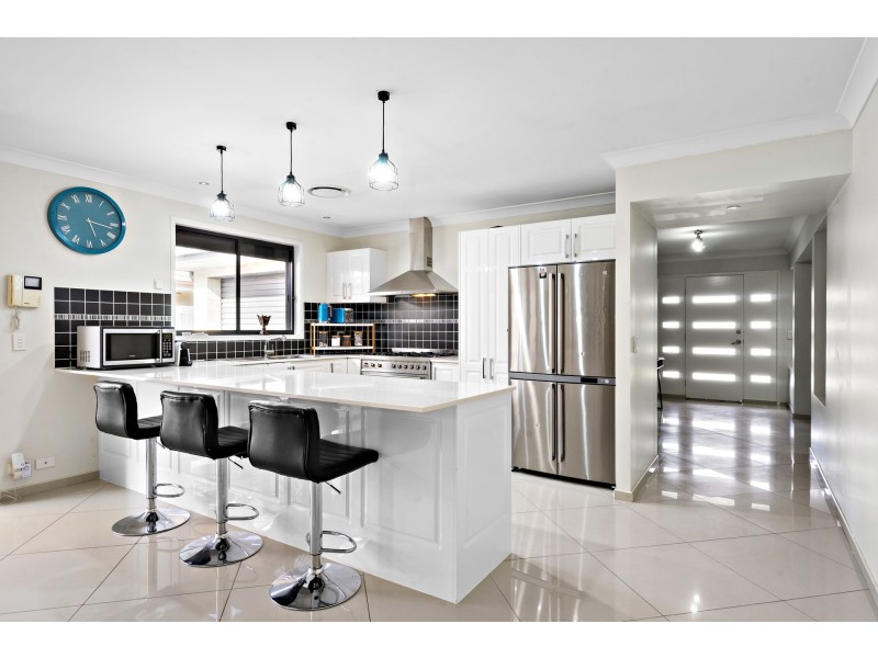 4 Correa Close, Woodcroft NSW 2767