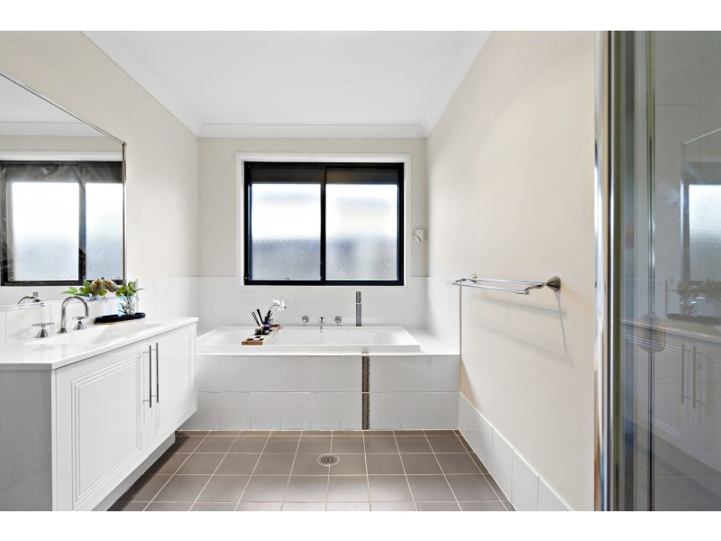 4 Correa Close, Woodcroft NSW 2767