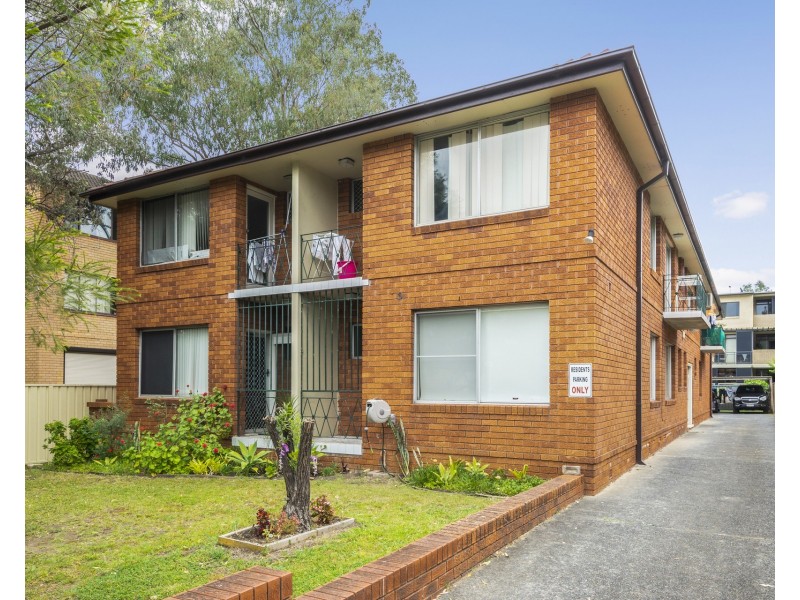 1/34 Treves Street, Merrylands NSW 2160