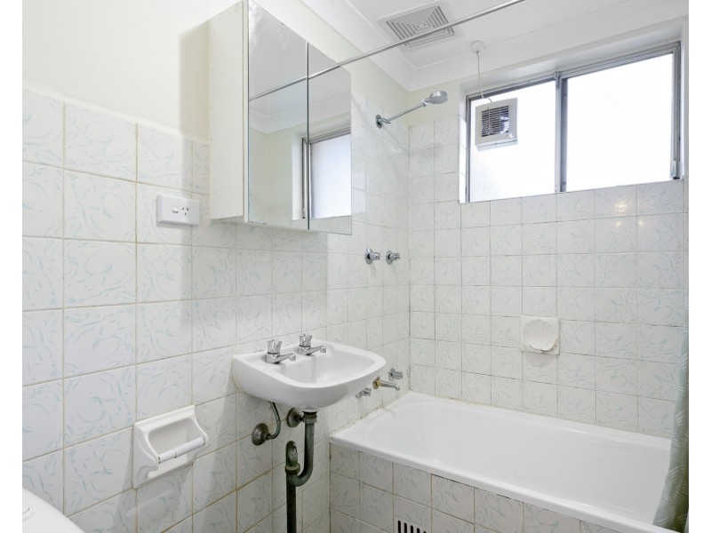 1/34 Treves Street, Merrylands NSW 2160