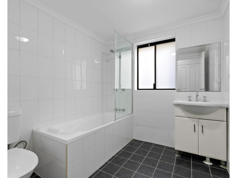 11/16 Oxford Street, Blacktown NSW 2148