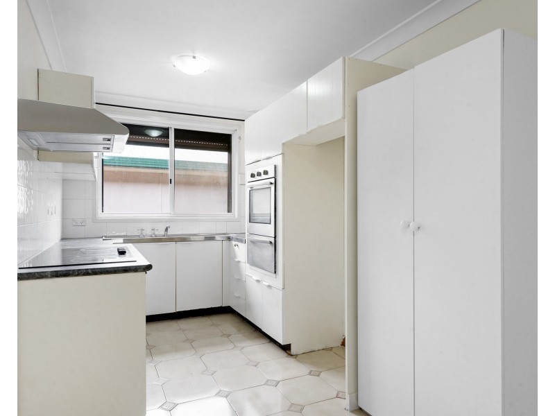 6 Canna Place, Quakers Hill NSW 2763