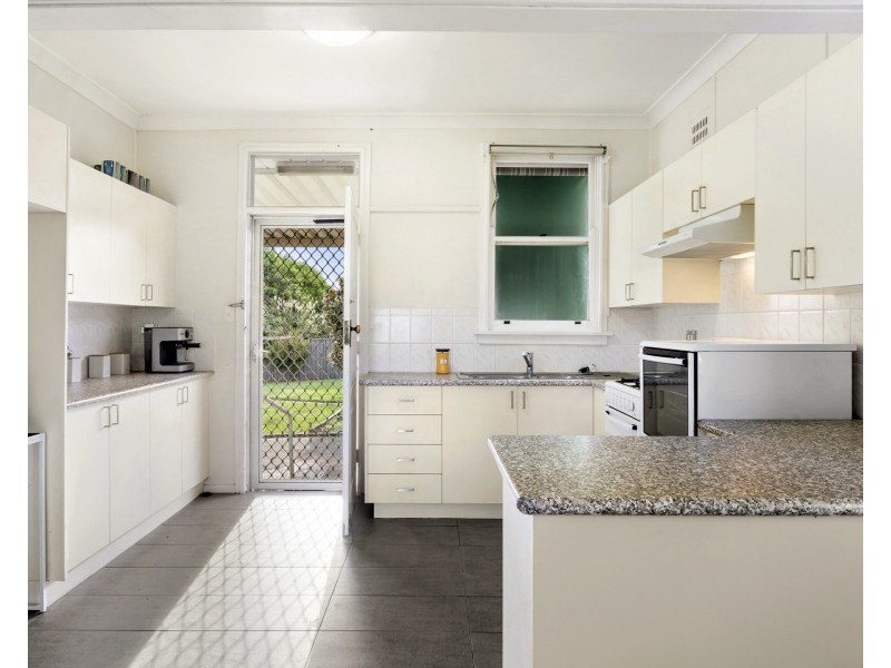 8 Adams Crescent, St Marys NSW 2760