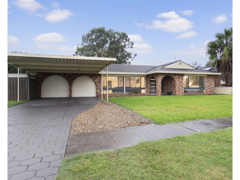 11 Banks Drive, St Clair NSW 2759