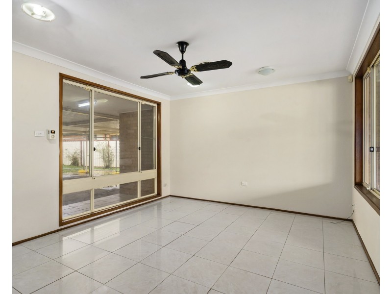 6 Kirsty Crescent, Hassall Grove NSW 2761