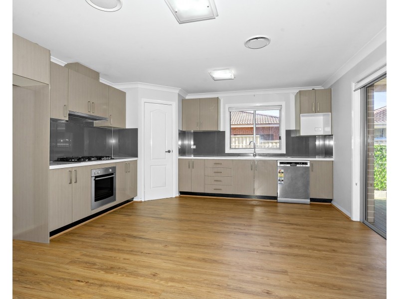 4/33 Railway Road, Quakers Hill NSW 2763