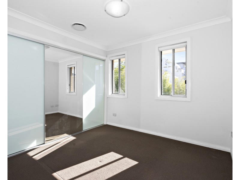 4/33 Railway Road, Quakers Hill NSW 2763