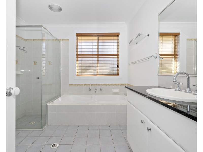 1 Hewitt Link, Harrington Park NSW 2567
