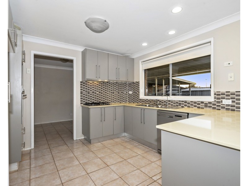50 Menzies Circuit, St Clair NSW 2759