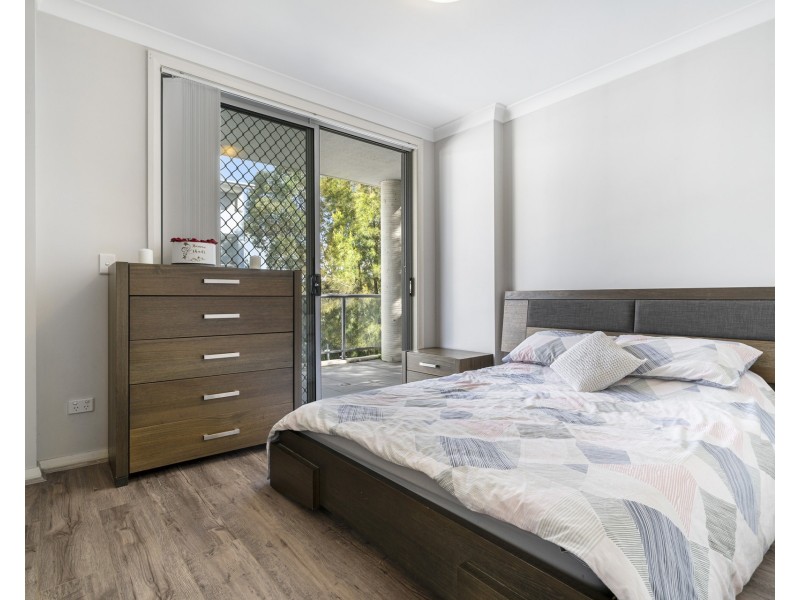 203/8a Myrtle Street, Prospect NSW 2148