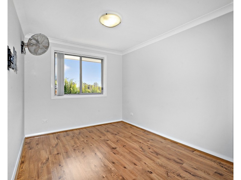 2/33 Railway Road, Quakers Hill NSW 2763