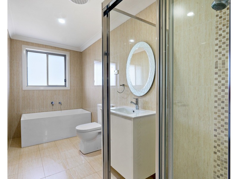 2/33 Railway Road, Quakers Hill NSW 2763