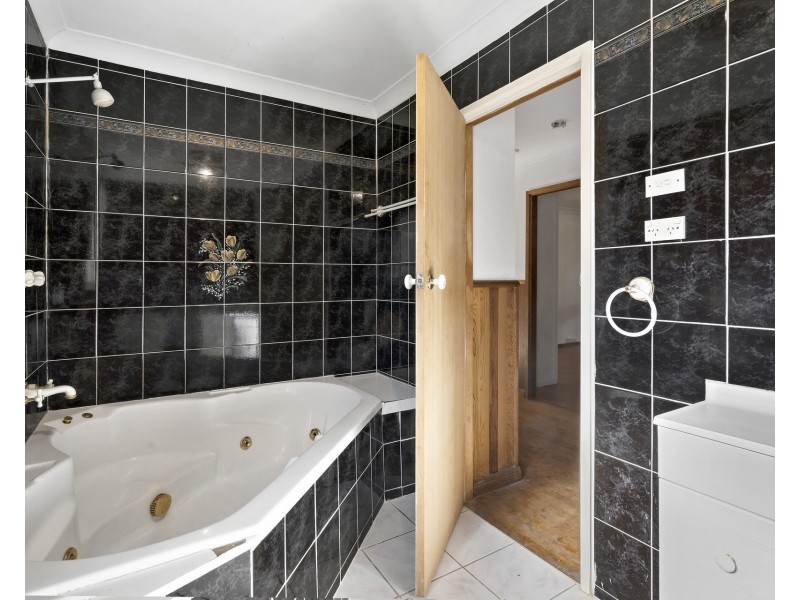 43 Myuna Crescent, Seven Hills NSW 2147