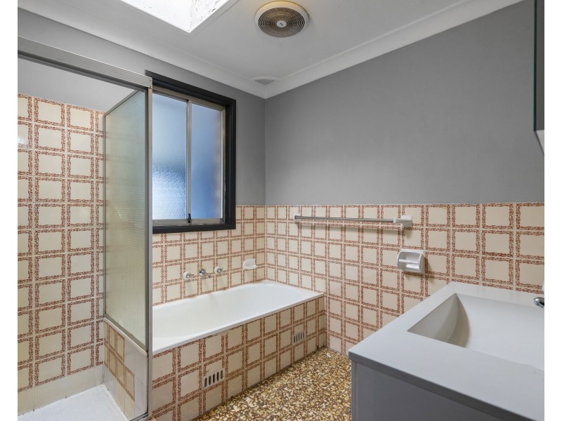 2 Roa Place, Blacktown NSW 2148