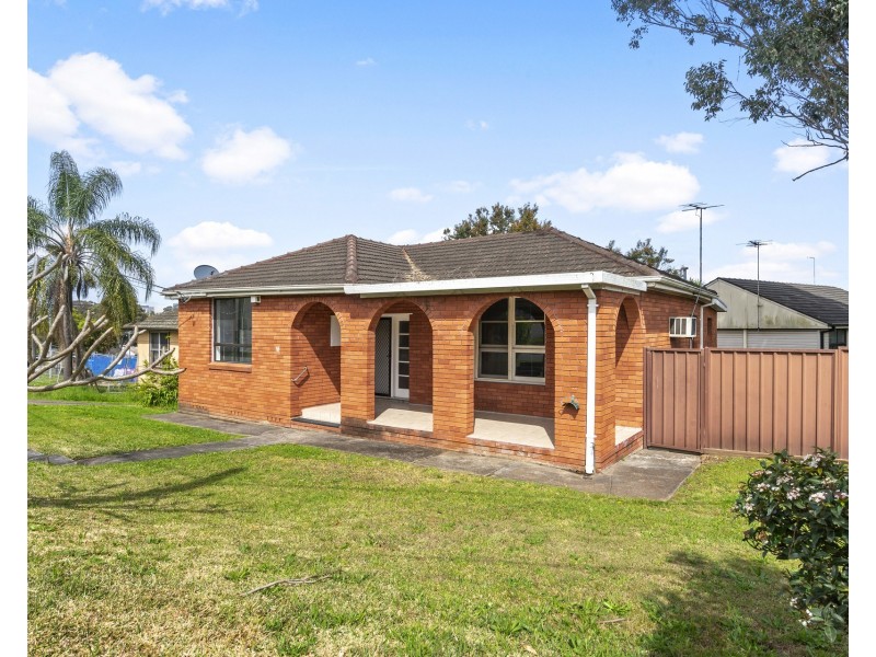 30 Dawn Drive, Seven Hills NSW 2147