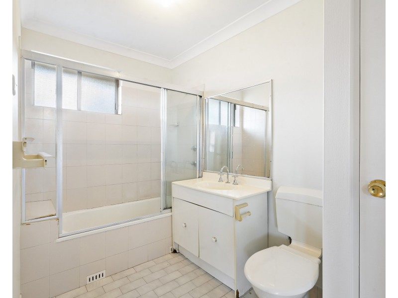 24/7 Griffiths Street, Blacktown NSW 2148