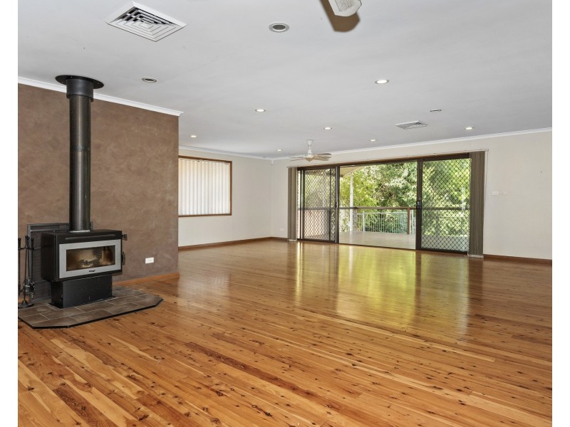 26 Blaxland Avenue, Luddenham NSW 2745