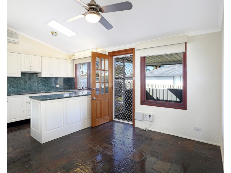 18 Loxwood Avenue, Cambridge Park NSW 2747