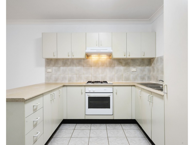 27/2-4 Fourth Avenue, Blacktown NSW 2148