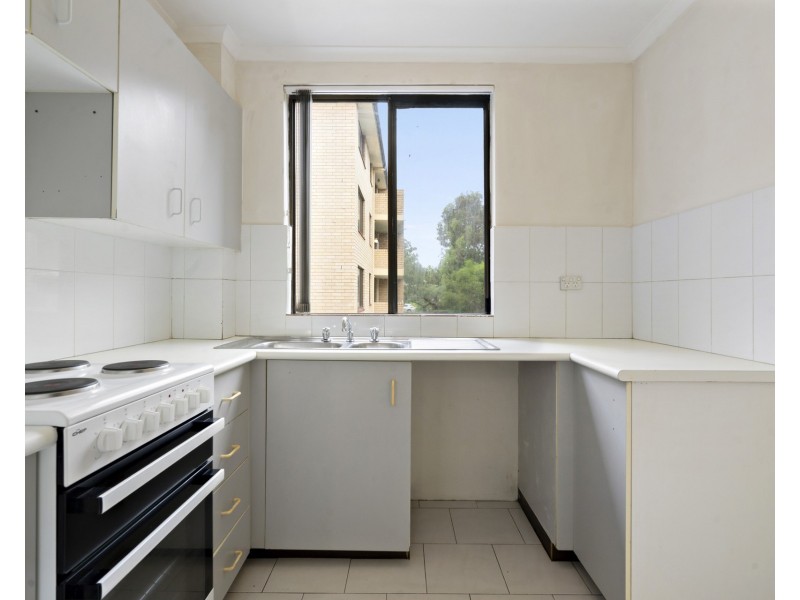 4/5 Griffiths Street, Blacktown NSW 2148