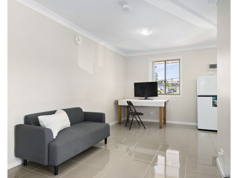 2/18 Sydney Street, Blacktown NSW 2148