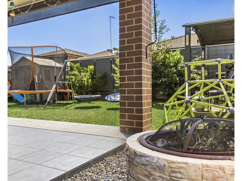 23 Saltbush Circuit, Ropes Crossing NSW 2760