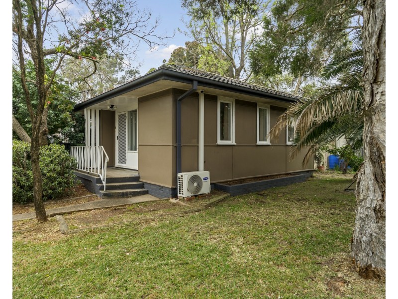 41 Lingayen Avenue, Lethbridge Park NSW 2770